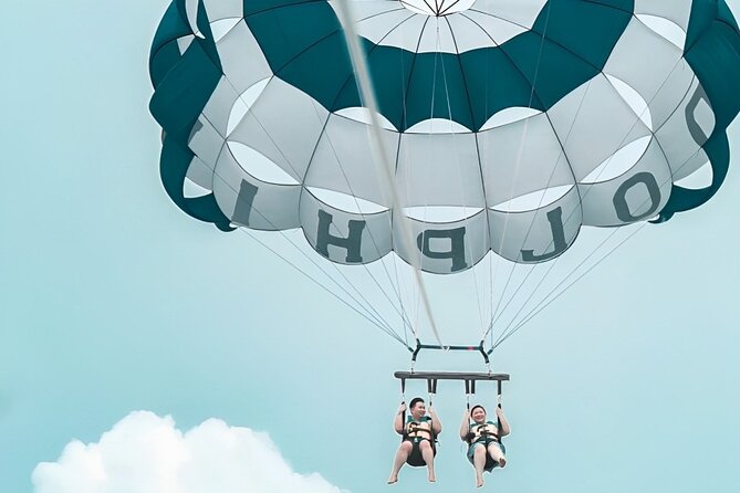 Private Bali Romantic Couple Tour with Parasailing Adventure - Uluwatu Temple: cliff views that make the drive feel worth it