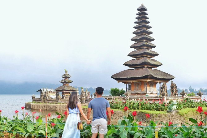 Private Bali Tour: Best of Bedugul and Tanah Lot Temple - Stop 2: Ulun Danu Bratan Temple at Lake Beratan