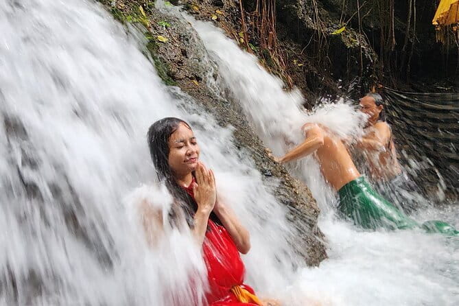 Private Balinese Purification in Holy Water at Temple with Local - Hotel Pickup and How the Day Flows