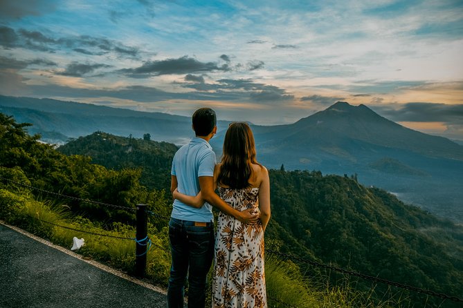 Private Full-Day Bali Sightseeing Tour with Pickup and Lunch - Tegalalang Rice Terrace: iconic views, short and sweet