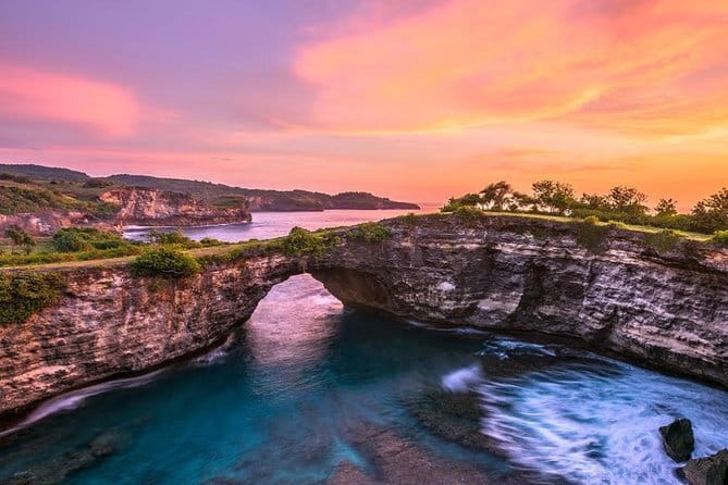 Private Full - Day Nusa Penida Island Tour - Kelingking Beach (Pantai Kelingking): The Iconic Penida View and Photo Pressure