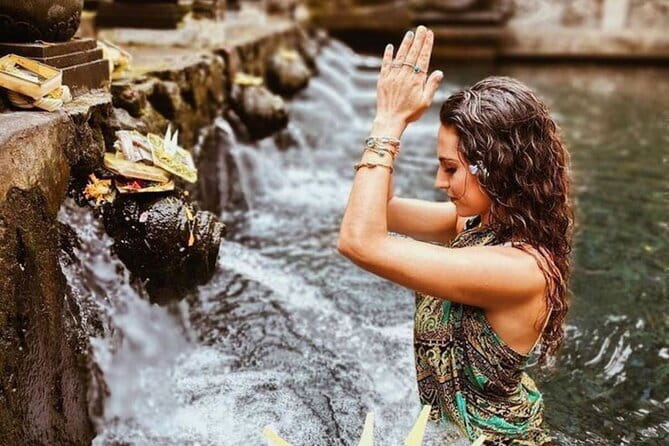 Private Shore Excursion: Highlights of Bali - Stop 5: Mas Carving Center, shopping for craftsmanship that feels hands-on