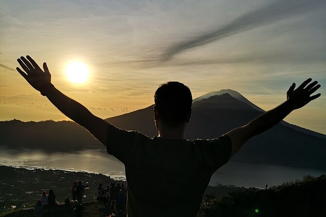 Private Tour : Mount Batur Sunrise Trekking With Private Guide - Summit timing: breakfast on the crater rim near 5:30 a.m.