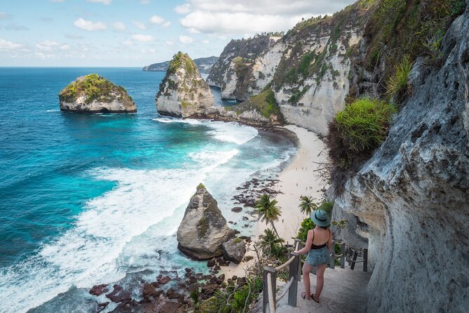 Private Tour: Nusa Penida DiamondBeach-Tree House EastSide Island - Lunch and reset on Pulau Nusa Penida