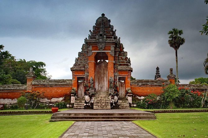 Private Tour: Tanah Lot at Sunset - Tanah Lot Temple at sunset: ocean views and high-tide drama