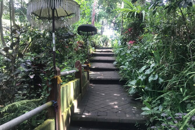 Purification Holy Bath at Beji Gria Waterfall - Clothing, supplies, and comfort tips that keep the day smooth