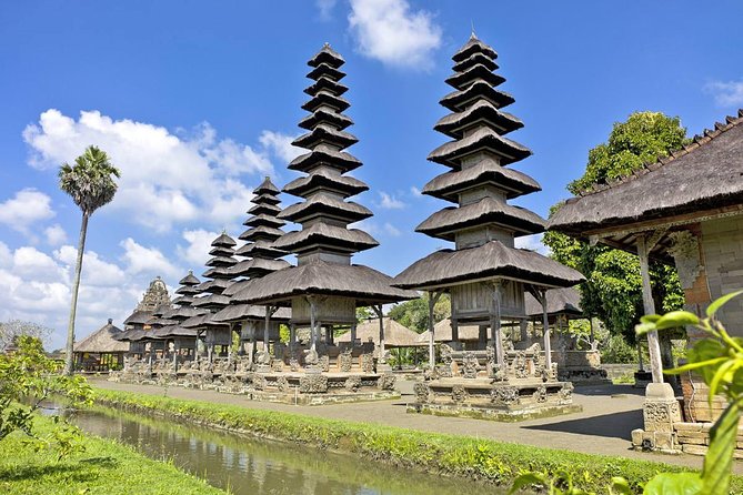 Royal Family Temple, Monkey Forest, and Tanah Lot Sunset Tour - How the Guide Makes This Tour Feel Worth It