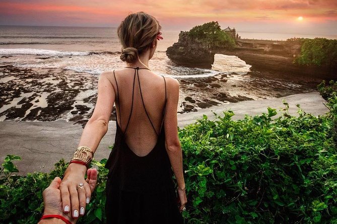 Royal Family Temple, Monkey Forest, and Tanah Lot Sunset Tour - Stop 1: Taman Ayun Temple and the Royal Family Worship Focus