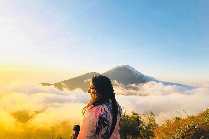 Sharing Mount Batur Sunrise Trekking Guide Pick Up and Drop Off - Private guide pacing and English-speaking support