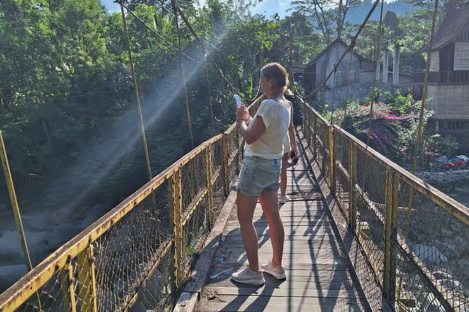 Sidemen Trekking: A Walk from a Different Perspective - The hanging wooden bridge: a memorable mid-trek landmark