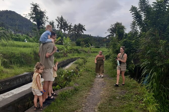 Sidemen Trekking Through Rice Terraces and Villages - Duration and Pace: About 1 Hour, Often More in Real Life