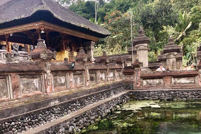 Skip the Line Tirta Empul Temple Entrance Ticket All Inclusive - The blessing ritual: offerings, sarong, and what you should expect