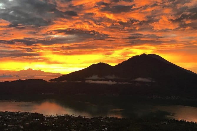 Sunrise Hike + Breakfast with Local Guide & Hotel Pickup - Who should choose this Mount Batur option