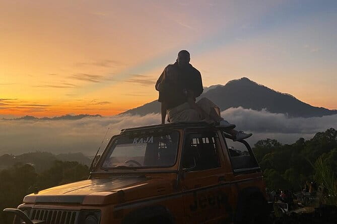 Sunrise + Jeep + Photographer - Jeep track over black lava and the 1663 eruption area