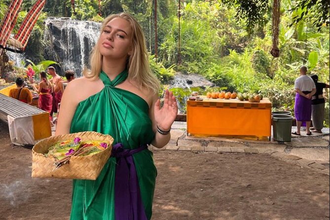 Taman Beji Griya Waterfall Tranquil Purification Ceremony - Quick highlights