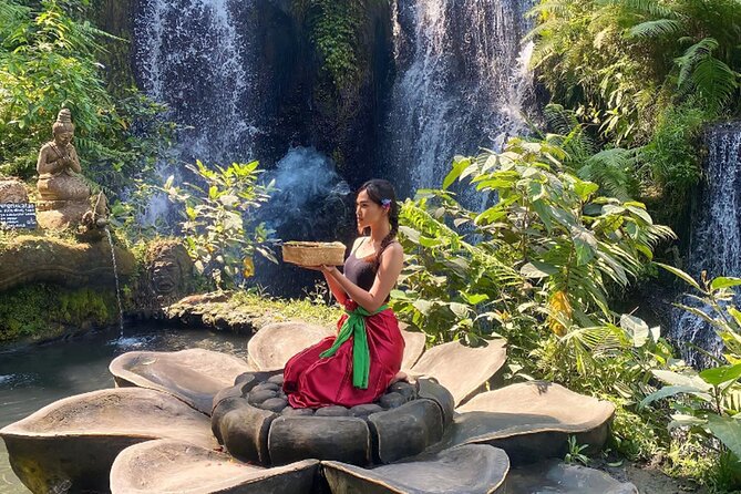 Taman Beji Griya Waterfall Tranquil Purification Ceremony - Coffee, coconuts, and small details that add up to value