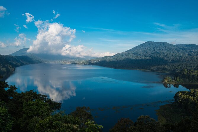 Tanah Lot and North Bali Tour: Scenic Journey - Twin Lakes and the Wanagiri Hidden Hills View Stop