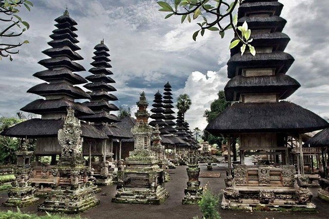 Tanah Lot Sunset and Monkey Forest Tour. - Tanah Lot at sunset: the final act where timing is everything