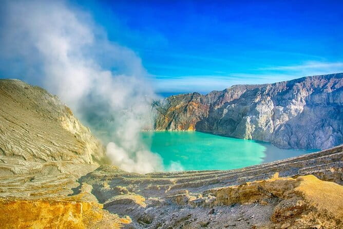 The Majestic Mount Ijen Sunrise Trekking From Bali - Why Mount Ijen Sunrise Looks Like Another Planet From Bali