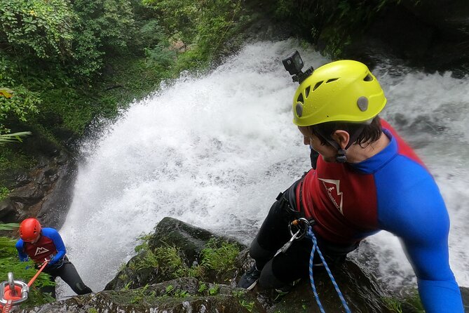 The Natural Canyoning in Alam Canyon - Pickup and comfort: air-conditioned transport plus a simple plan