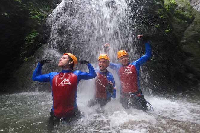 The Natural Canyoning in Alam Canyon - Upper section: sunny rappels up to 28m