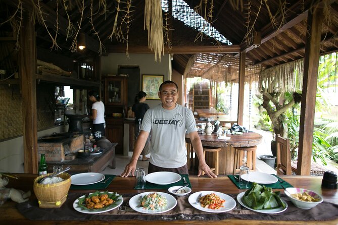 Traditional Balinese Meal in Ubud in Dewa's Family Village Home - Getting there: pickup in Ubud, meet-up near Keliki