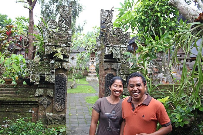 Traditional Balinese Meal in Ubud in Dewa's Family Village Home - Inside a Balinese family compound: pavilions, courtyard, and daily spirituality
