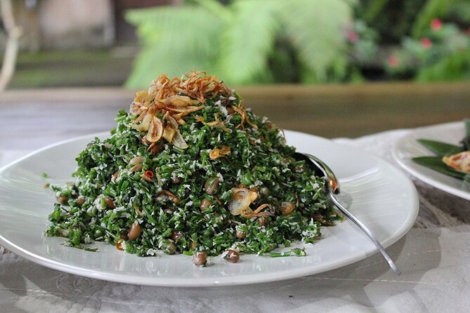 Traditional Balinese Meal in Ubud in Dewa's Family Village Home - The compound day starts with spices, fruits, and practical plant talk