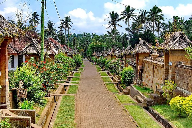 Trunyan Cemetery, Hot Spring, Penglipuran Village, and Waterfall Tour - Tibumana Waterfall: 5 Meters of Scenic Payoff Close to Ubud