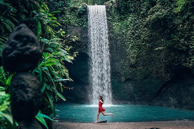 Trunyan Cemetery, Hot Spring, Penglipuran Village, and Waterfall Tour - How the Private Setup and Guide Like Mur Make the Day Work
