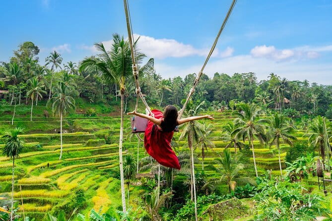 Ubud All-Inclusive Tour with Swing and Lunch - Celuk Village, the silver-and-gold craft village stop