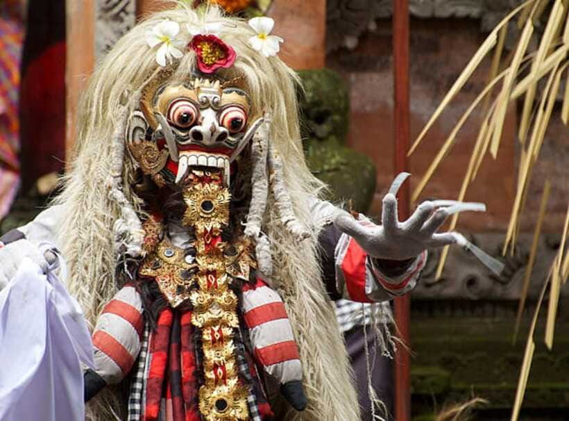 Ubud: Barong Dance and Keris Cultural Dance Show Tickets - Show etiquette: what to bring, and what to skip