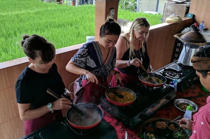 Ubud Cooking Class with Optional Market Visit Pickup Included - What You’ll Cook and Eat, From Savory Dishes to Dessert