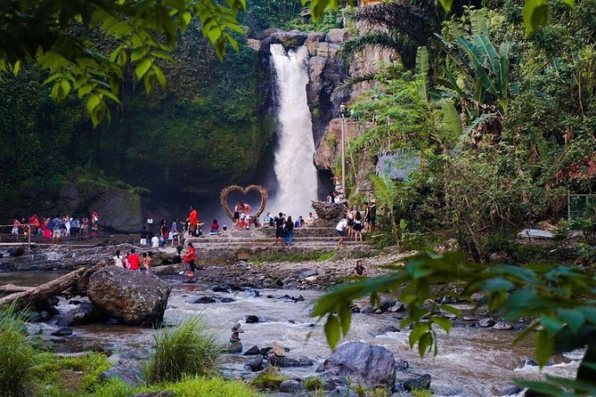 Ubud Excursion: Barong Dance, Art Villages, Nature, Temple and Waterfall - Celuk Jewelry Village: Watching Craft Instead of Shopping