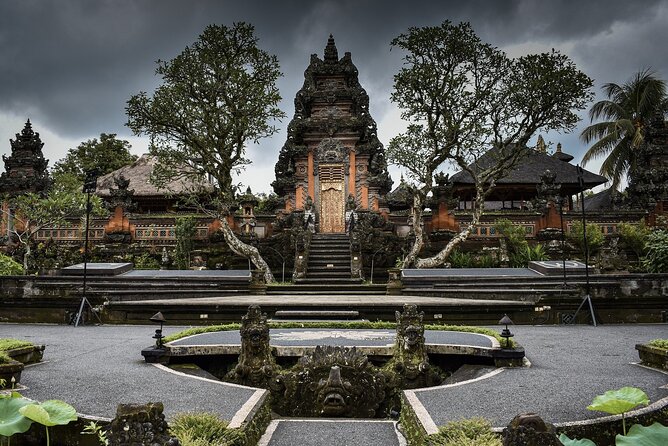Ubud Explorer Private Day Tour - Stop 2: Tegenungan Waterfall, Photo Time With a Real Walk