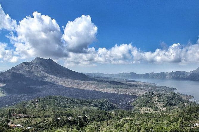 Ubud: Holy Water Temple, Volcano View, Rice Terrace, MonkeyForest - A one-day Ubud and Kintamani combo that actually makes sense