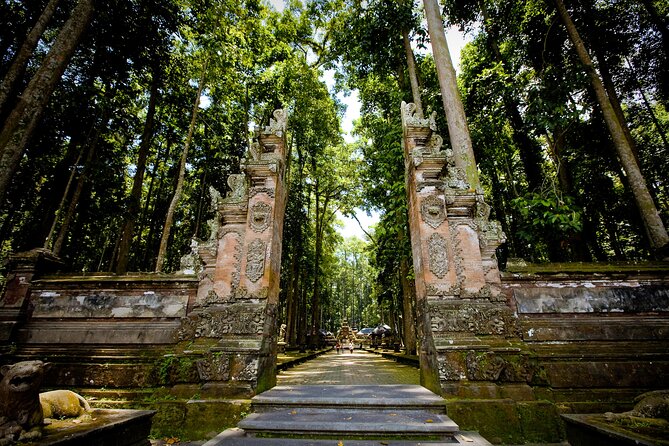 Ubud: Monkey Forest, Rice Terraces & Sacred Temples - Mengening Temple canang sari workshop for a quieter kind of spirituality
