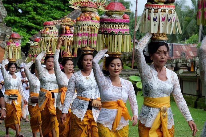 Ubud Private Tours with Jungle Swing Experience - all inclusive - Puseh Batuan Temple: A Short Spiritual Pause Without the Long Detour