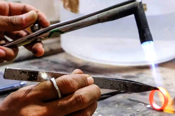 Ubud Silver Artistry Class: Create Unique Jewelry in Bali - Ubud Palace and Saraswati Temple: finishing in the royal and spiritual heart