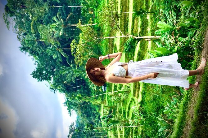 Ubud Surounding Tour - Stop 2: Tegalalang Rice Terraces and a Gentle Walk