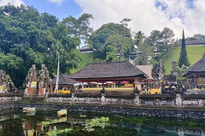 Ubud Tirta Empul Temple Tour with Purification Experience - Why the guide makes or breaks this tour (Koman, Bayu, Kadek, Putu, Dewa)