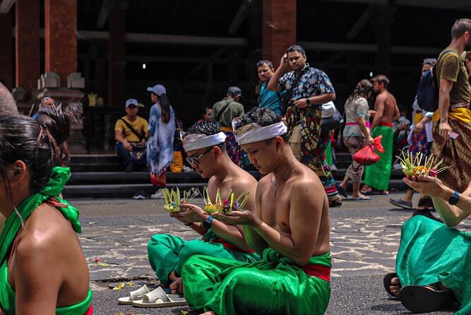 Ubud Tour - Balinese Healing By Shaman And Self Purification - Lunch at Tebasari Resto, Bar & Lounge (Optional)