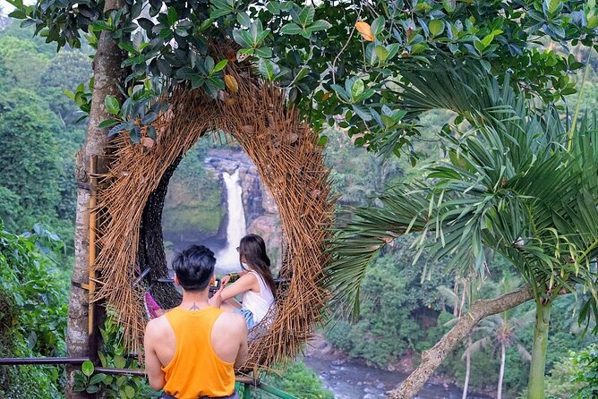 Ubud Trip, The Best of Ubud in a day - All Inclusive - Batubulan: batik cloth makers and a strong first stop