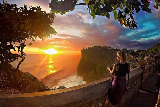 Uluwatu Sunset, Kecak Dance, and Dinner Jimbaran Beach - The Kecak and Fire Dance: CHAK Choir, Ramayana Plot, and When to Brace Your Body