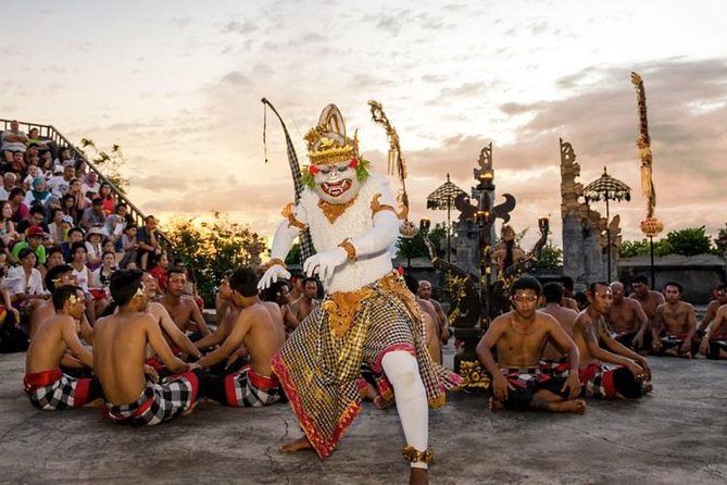 ️Uluwatu Temple Sunset & Kecak Fire Dance Tour - From Ubud at 1:00 pm: The timing that sets up sunset